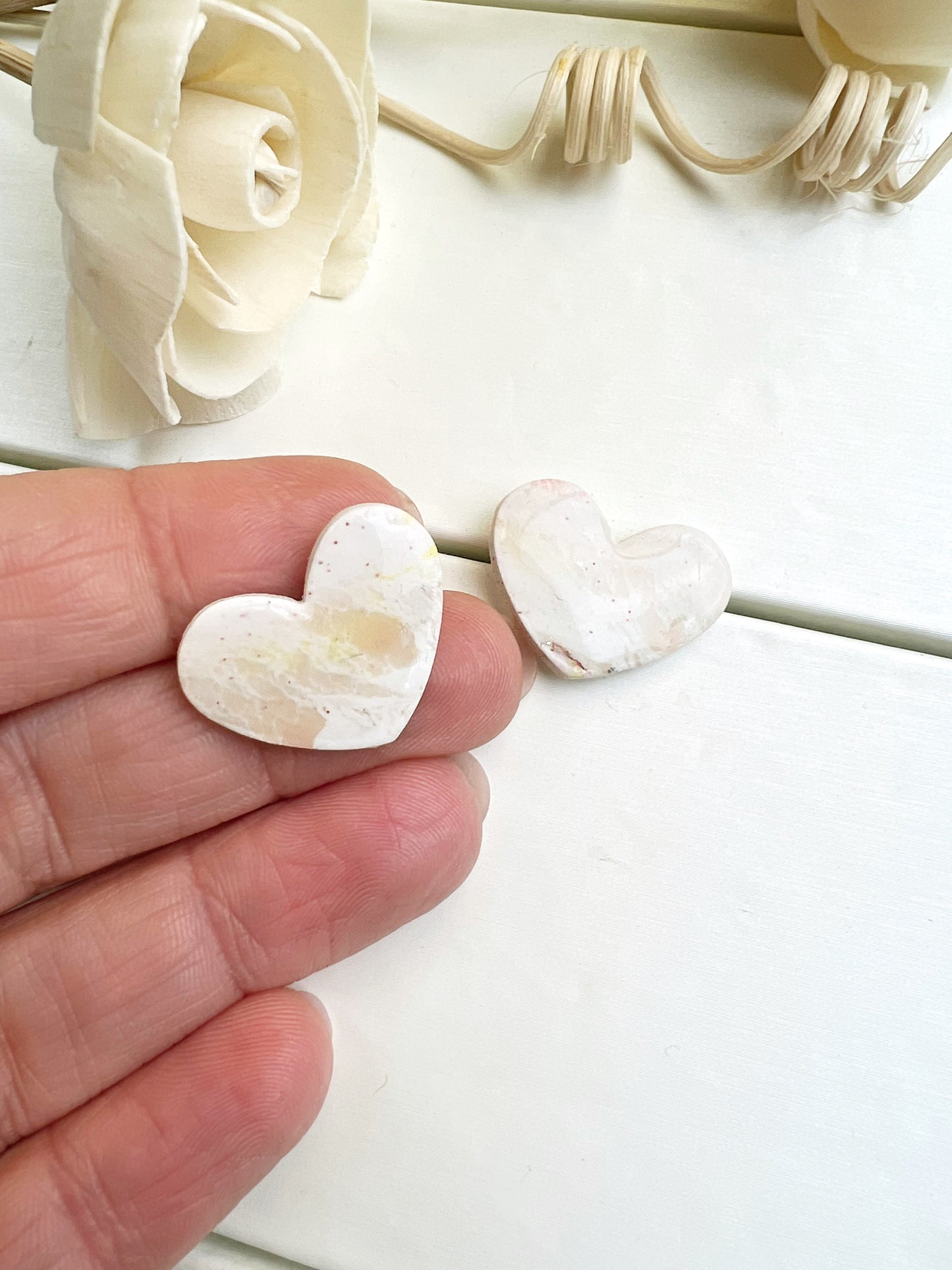 Handcrafted white and beige marbled heart earrings